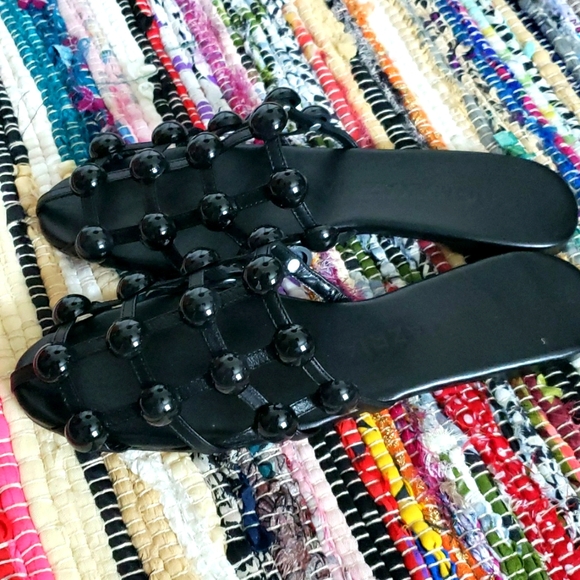 BCBGMAXAZRIA MAGNOLIA NOIR STUD MULES 7.5M - Picture 2 of 4